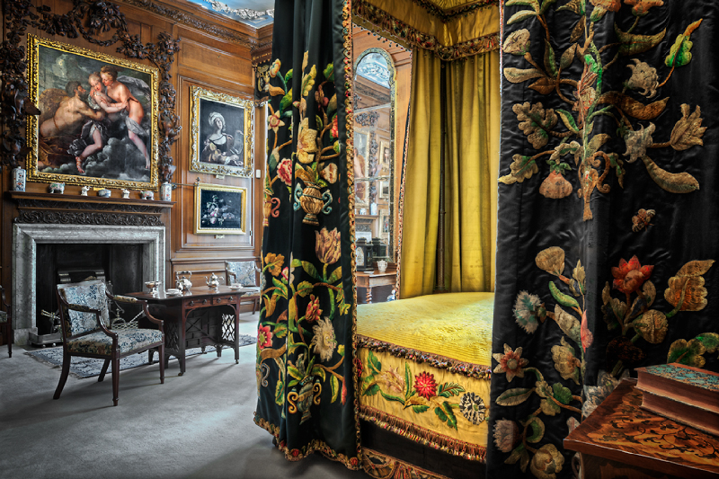 The Black - Yellow Bedroom_idps-web.jpg